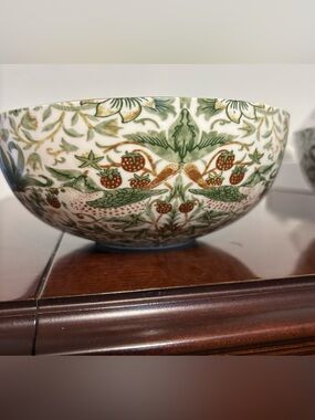 Morris & Co. "Strawberry Thief" premium porcelain Cereal bowl set of 2